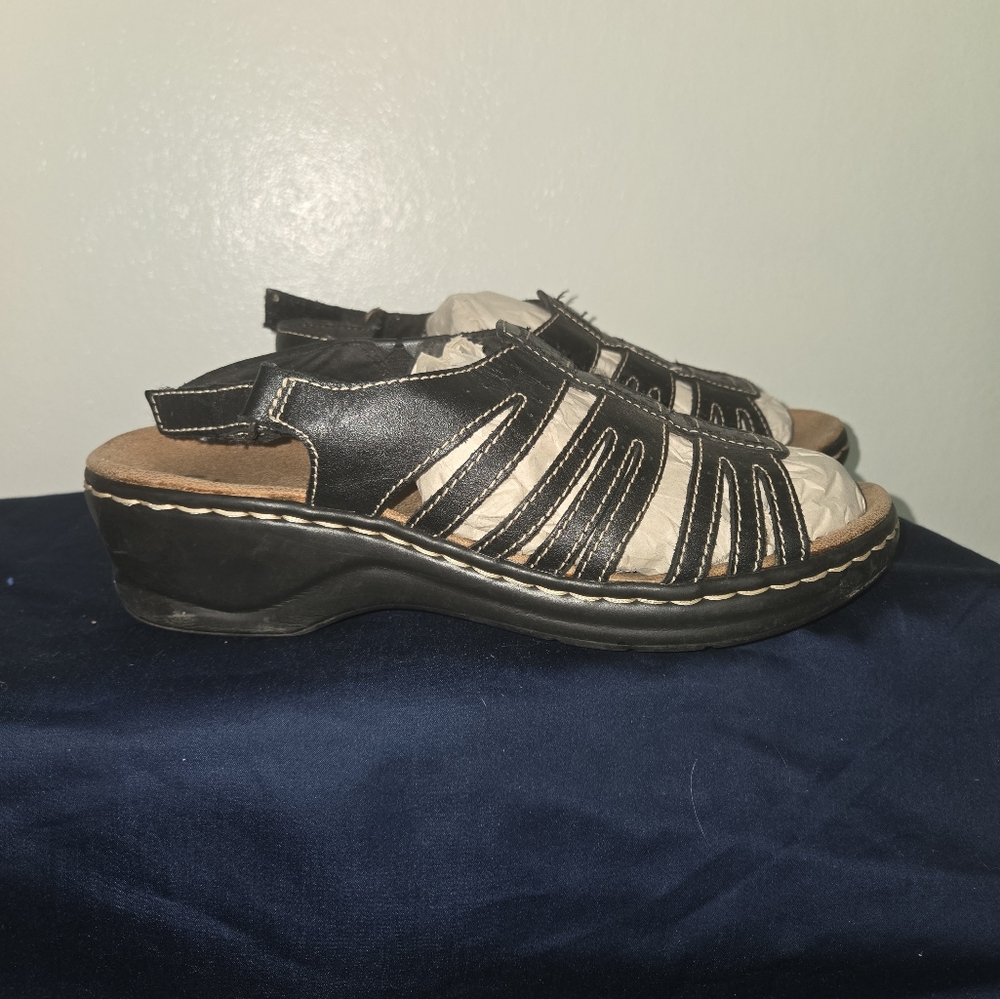 Clarks Lexi Womens Black Leather Wedge Heel Strappy Sandal Comfort Cushion Foot